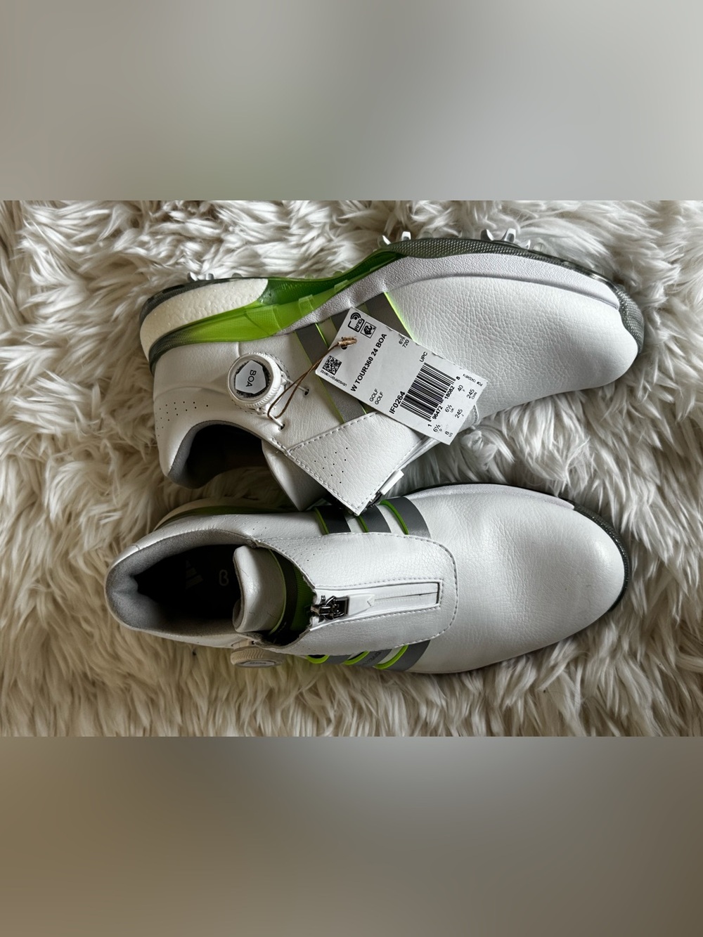 Woman White and Green Athletic Shoes - Lightweight is golf sneakers